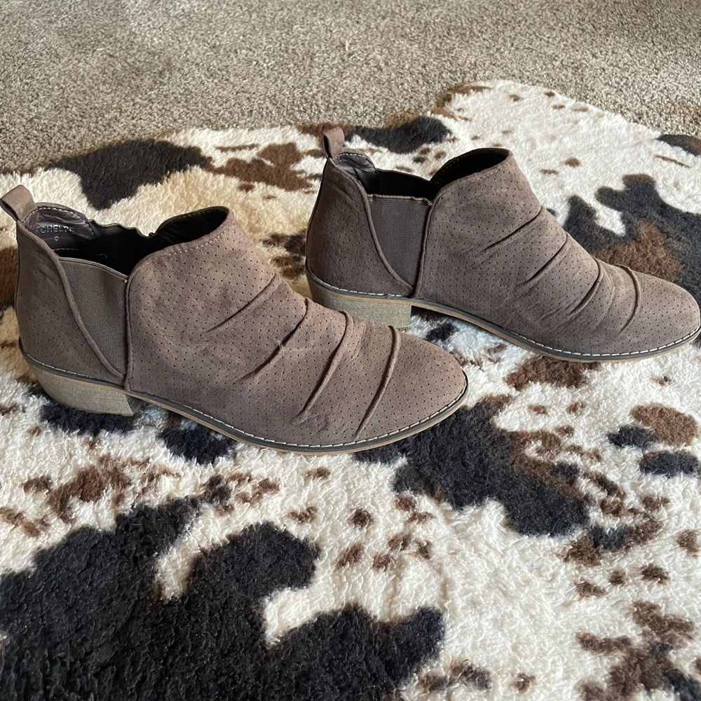 G.C. Women’s Booties size 8